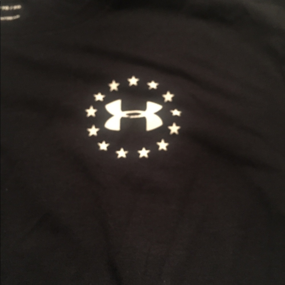 UNDER ARMOUR  FREEDOM TSHIRT XL WOMENS black